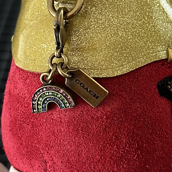 Like new Women Runner Coach Sneakers Size 9. - Picture 5 of 9